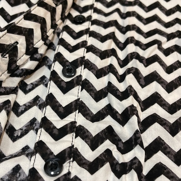 Zac & Rachel button up cotton-spandex size XL white with black zigzag 24-148 - Picture 5 of 8